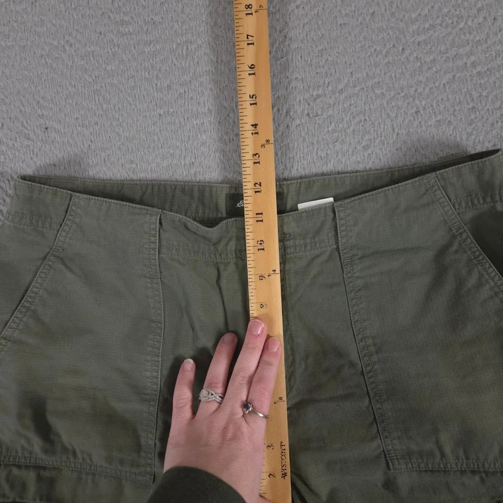 VINTAGE Eddie Bauer Pants Womens 14 Green Cargo Ripstop Utility Cropped 2000s - Picture 4 of 11
